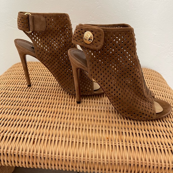 Authentic Louis Vuitton Suede Brown Heels - Picture 4 of 7